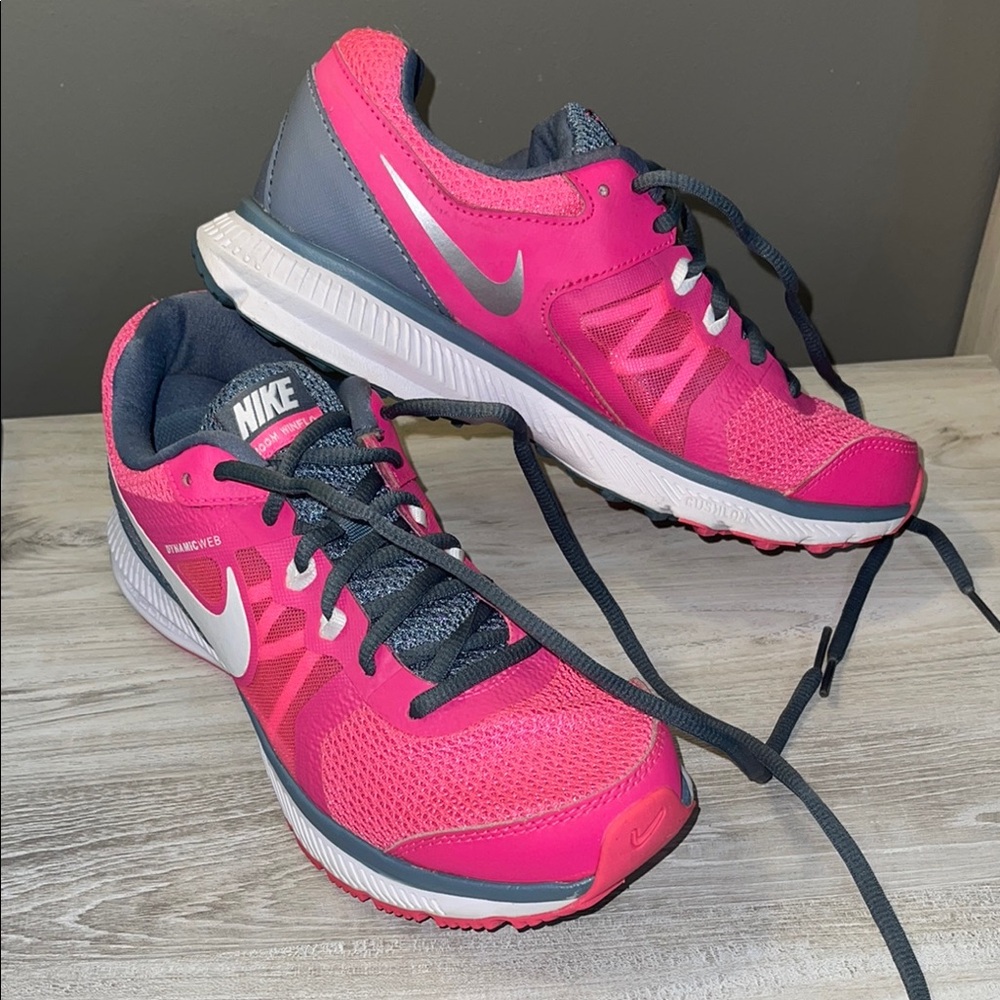 Nike Zoom Winflo Women's Pink and Gray Running Shoes